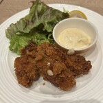 NEO海王 - かきフライ5個。レモン掛けてからカメラでパシリ。