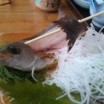 真鶴 魚座 - 食べられたイサキが恨めしそうな顔ですｗ