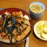 とゝや - サービス丼（スープ付）1200円　ボン尻250円