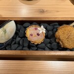 A Delicious Service - AMUSE　左から釜石産ムール貝、甘エビ、清流鶏