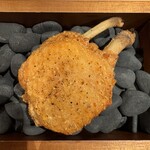 A Delicious Service - 清流鶏の唐揚げ、外はカリッと中はジューシーなやつ