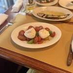 トラットリア フランコ - プチトマトとモッツァレラチーズ ブッフェラのサラダ