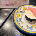 ピッツェリア ブラチェリア チェザリ - ゆずとホワイトチョコのジェラートとフランボワーズと苺のシャーベット