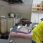 麺処 盛盛 - ケリーさんの背中（笑）