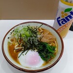 麺処 盛盛 - 味噌ラーメン（限定裏メニュー）とファンタ（勝手に持ち込み笑）