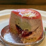 369菓子店 - 苺とブロンデ産ピスタチオのムース