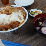 日進食堂 - 上かつ丼(玉子入り)