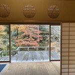 美山荘 - 赤や黄、橙の彩りは、まるで錦の織物のよう