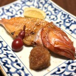 おもてなし いろり寿し - キンキの一夜干し半身　旨みと食感が素晴らしい