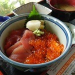 竜飛レストハウス - マグロいくら丼