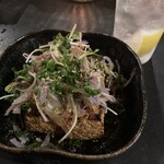 スモークアンドスミビ 102 - 揚げたて豆腐の炭焼き大葉醤油