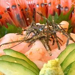 お食事処 はまさか - ブリブリの身がてんこ盛り