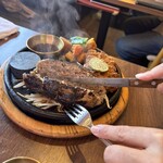 炭火ハンバーグ 肉焼き亭 - 