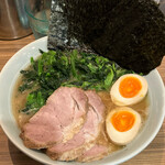 横浜ラーメン 渡来武 - 町田家といろいろ被る