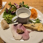 ダブリュー青山 ザ セラーアンドグリル - 