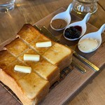 天然酵母の食パン専門店 つばめパン ＆Milk - 