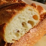 ブランジェリー ラ・フォンティヌ・ドゥ・ルルド - バゲット断面