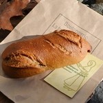 ブランジェリー ラ・フォンティヌ・ドゥ・ルルド - ハチミツシナモン　220円