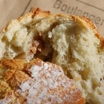 ブランジェリー ラ・フォンティヌ・ドゥ・ルルド - 栗のパン　断面