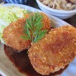 きっ茶 花々 - ひき肉を混ぜ込んだじゃがいもは、ほくほくとした食感