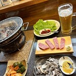 牛楽炭火焼肉 - 