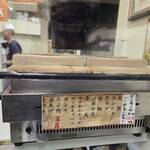 不二ほかほか弁当 大工町店 - おでんの準備中