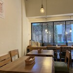 ホットケーキ つるばみ舎 - テーブルに座れたの初めてかも？！いつも一人だからカウンター席。