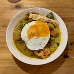 スパイシービストロ タップロボーン - アーユルヴェーダ ラトゥキャクル ワンプレート ¥1,480- (税込)
トッピング 目玉焼き ¥150- (税込)