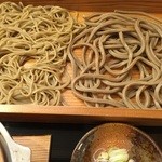 まる貴そば - お勧め板蕎麦、極太食感良く。