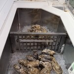 漁師直営牡蠣小屋 with 小さな釣り堀 - 