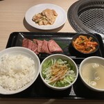 焼肉・冷麺ヤマト - 料理写真:A定食(和牛ヤマトカルビ定食)+上ホルモン