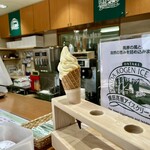 開田高原アイスクリーム工房 - 内観