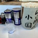 らーめん小国 - この箸入れはやりすぎよね  一年使われない箸もある気がするww