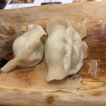 和合餃子 - 小太りな餃子。今日は肉と野菜が半々でした。