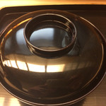 お料理 直心 - 帆立しんじょうとわかめの椀。