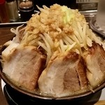 ラーメン・つけ麺 笑福 - 豚入りラーメン大盛り(カツオなし、他全増し)