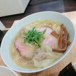 地球の中華そば - MIXわんたん塩：1250円、大盛：150円