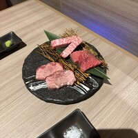 近江うし 焼肉 にくTATSU 青山本店 - 