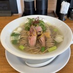 麺麓menroku - 紀州鴨と黄柚子の塩出汁そば 別アングル♪