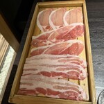 GINZA 春夏秋豚 横浜店 - 