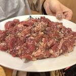 羊肉炭火焼 肉汁屋 - 