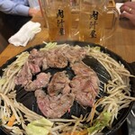羊肉炭火焼 肉汁屋 - 
