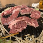 羊肉炭火焼 肉汁屋 - 