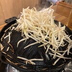 羊肉炭火焼 肉汁屋 - 