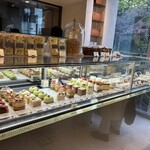 LESS by Gabriele Riva & Kanako Sakakura - 