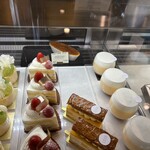 LESS by Gabriele Riva & Kanako Sakakura - 