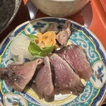 麦と麺助 - モッチリ鰹のたたき