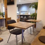 Buratto + カフェ - テーブル席