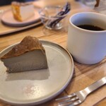 Buratto + カフェ - バスクチーズケーキ(ほうじ茶)