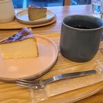 Buratto + カフェ - バスクチーズケーキ(プレーン)